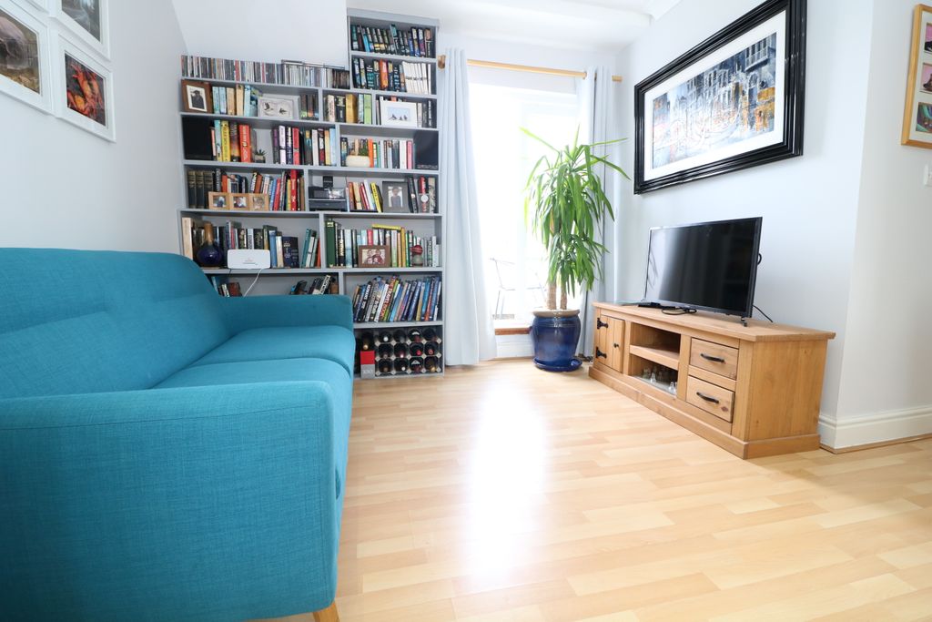 Property photo 3 of 10