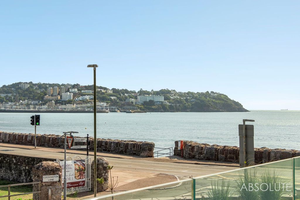 Property photo 1 of 30