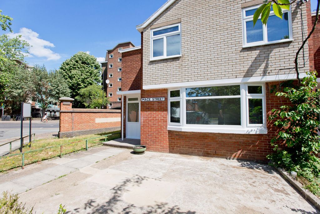 Property photo 3 of 20