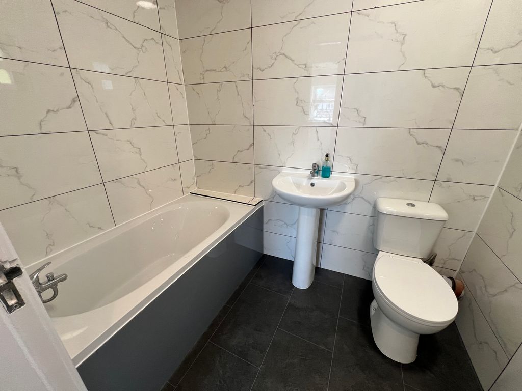Additional image 8 of 3 bed flat to rentMill Bank, Telford TF1