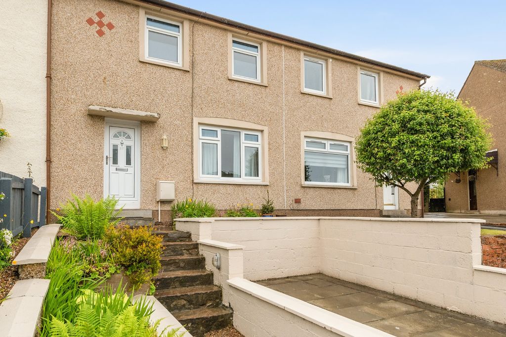 Property photo 1 of 28 5204051
