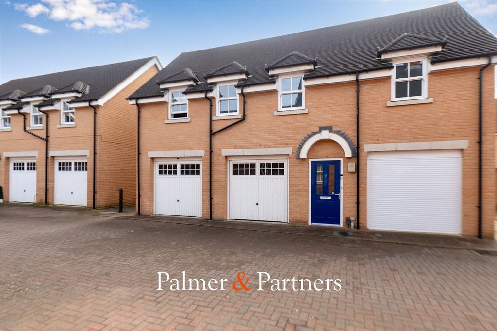Property photo 1 of 8 External