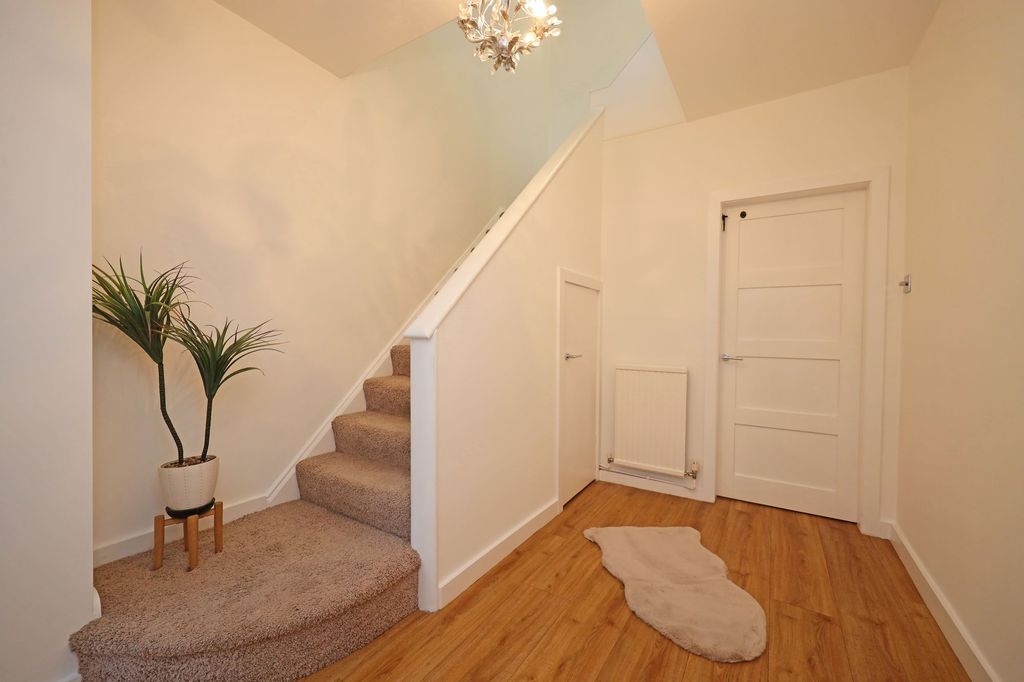 Property photo 2 of 23