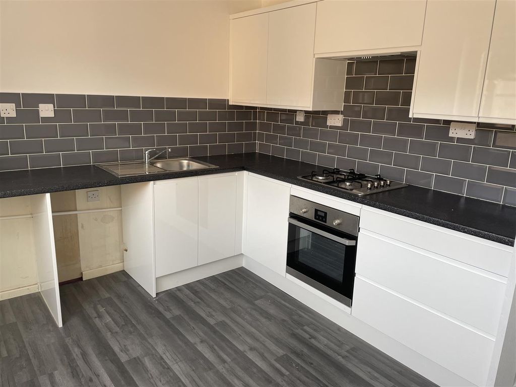 Property photo 2 of 9 Kitchen/Breakfast Room