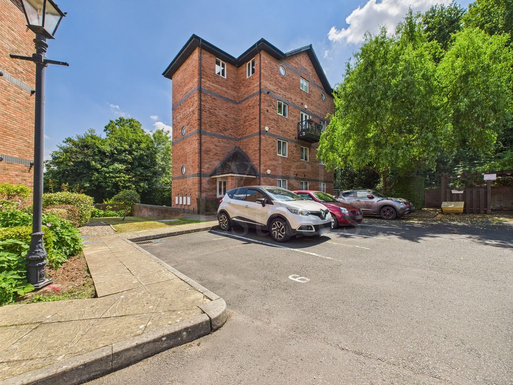 Property photo 1 of 25