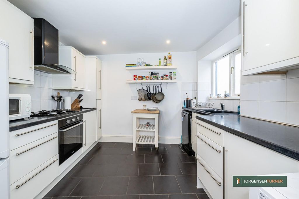 Property photo 2 of 8 Kitchen .Jpg