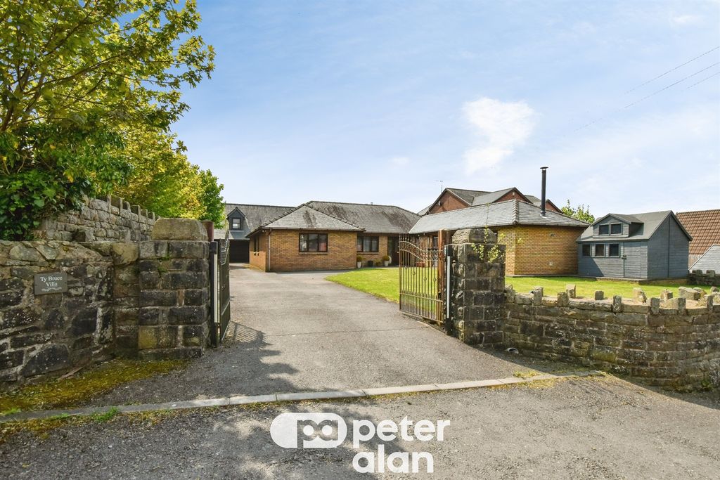 Property photo 2 of 42