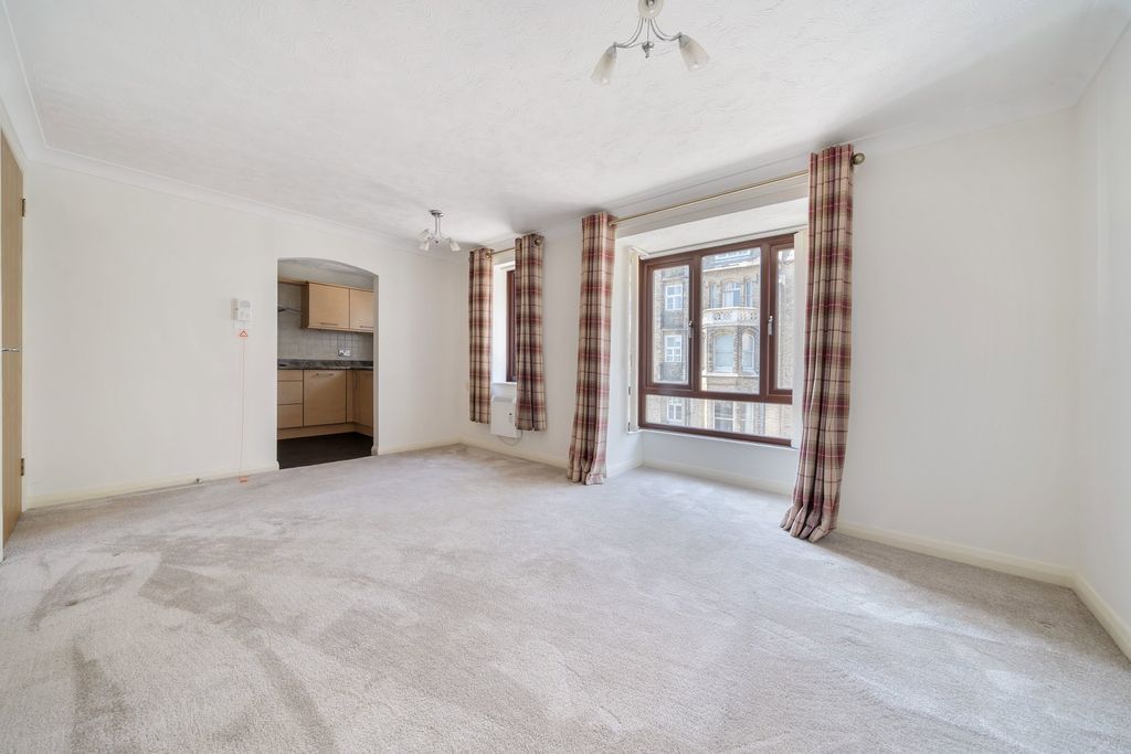 Property photo 2 of 18