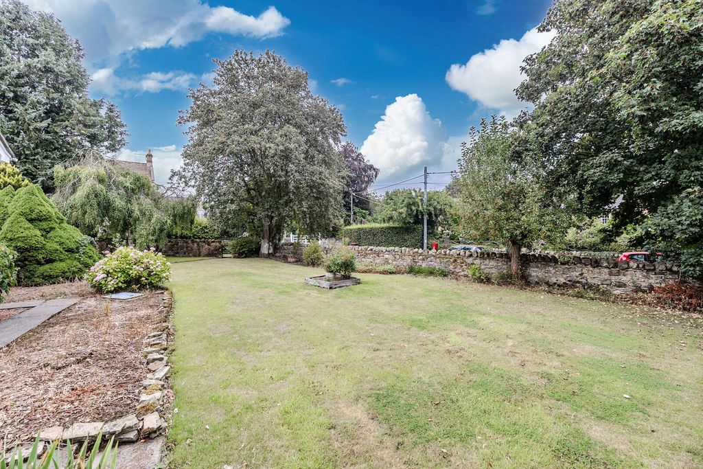 Property photo 2 of 32 Rear Garden