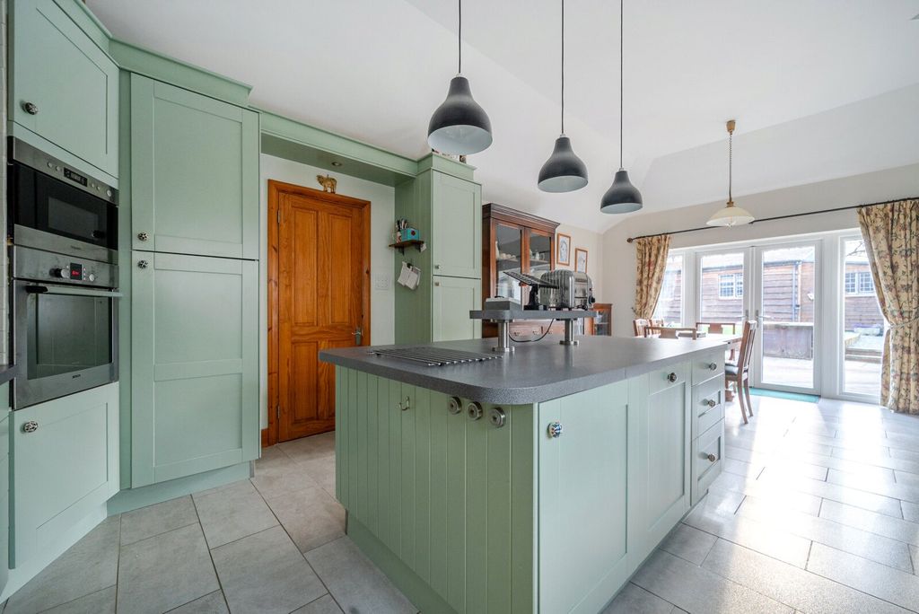 Property photo 2 of 21 Picture No. 06