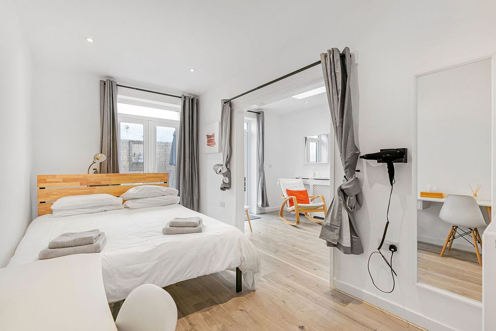 Property photo 1 of 29