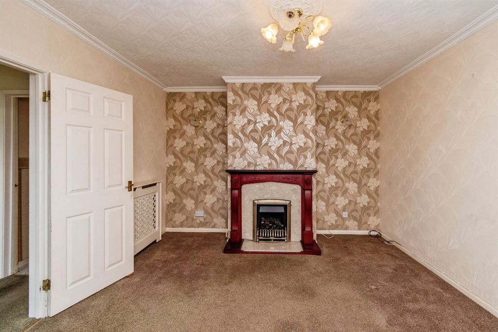 Property photo 2 of 19