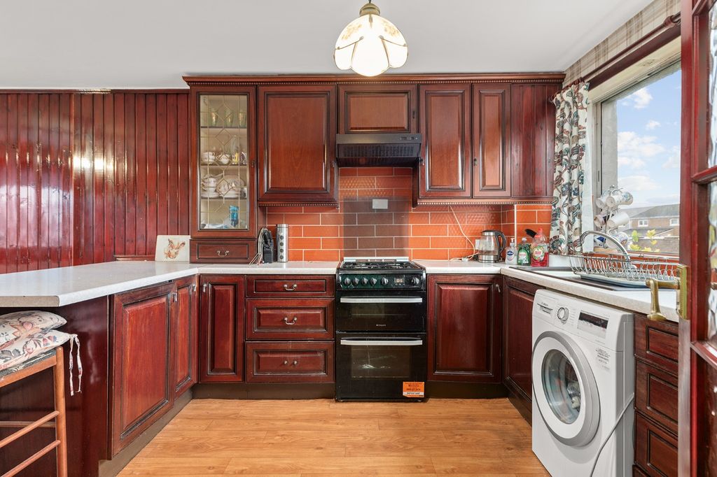 Property photo 2 of 17 3897566