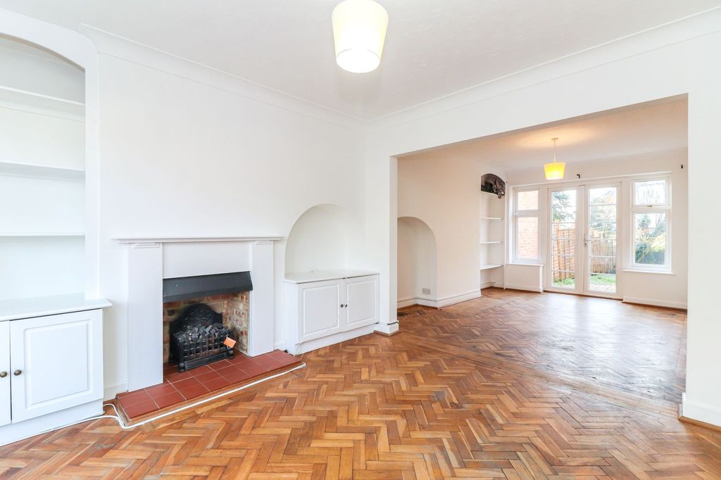 Property photo 2 of 21