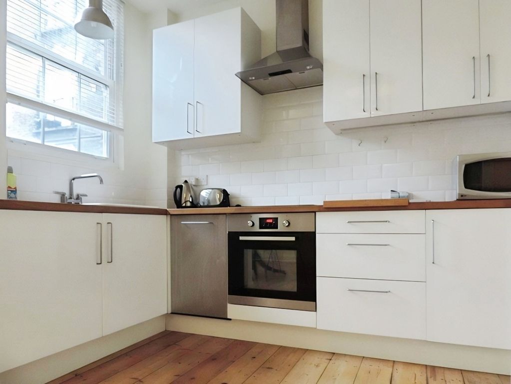 Property photo 3 of 7 Reception/Kitchen