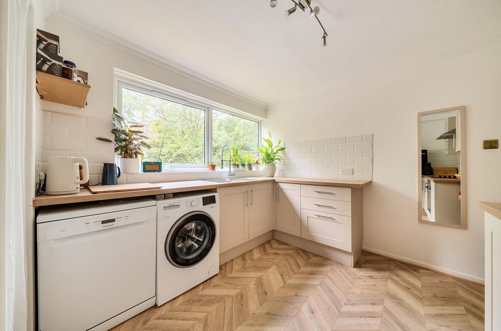 Property photo 3 of 17 Hiltingbury Court Flat 3 (10).Jpg