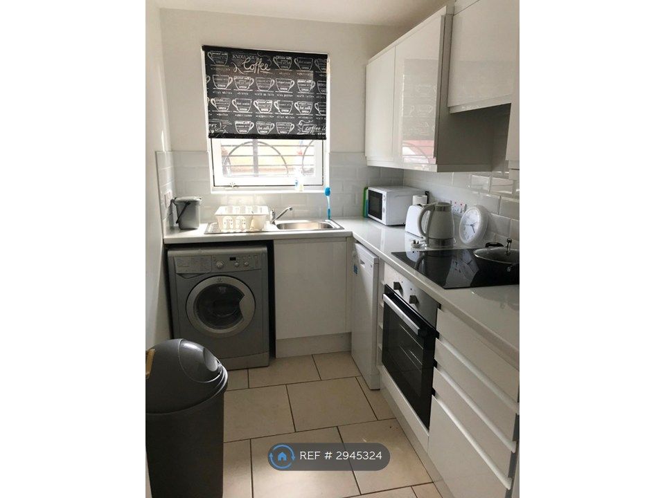 Property photo 2 of 16 Kitchen
