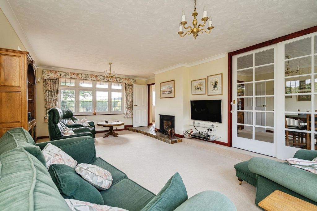 Property photo 3 of 28 Pbox-Img.Jpg