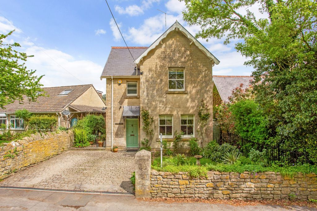 Property photo 1 of 13