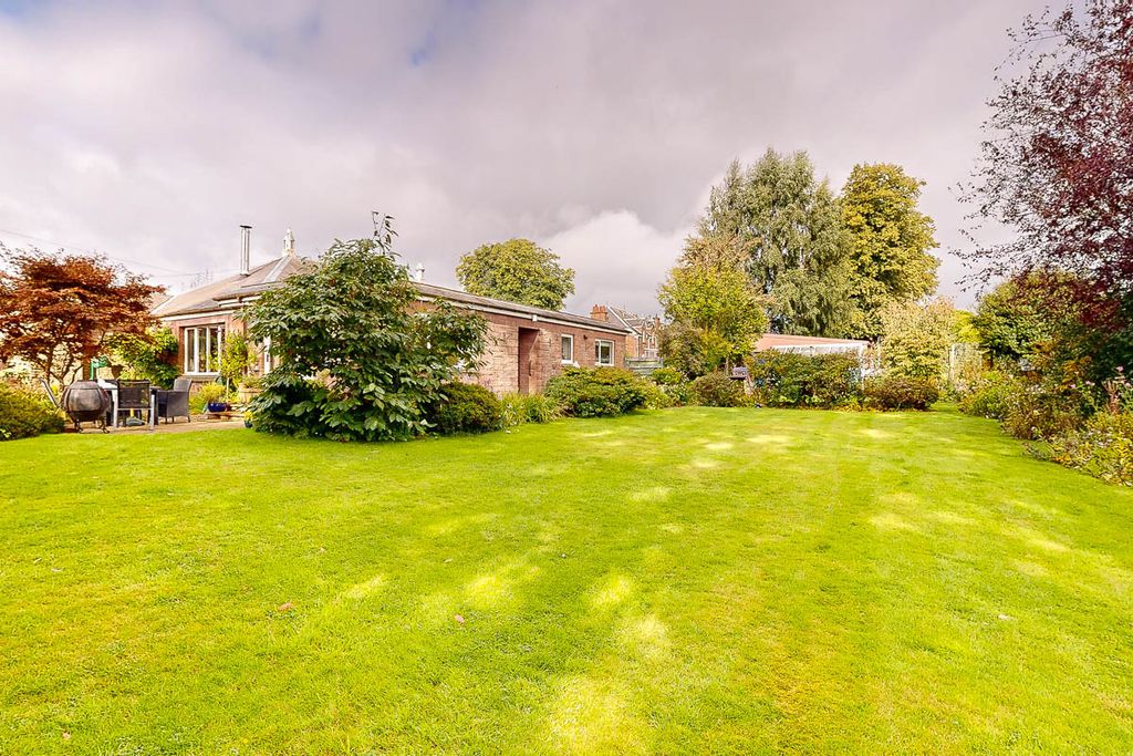 Property photo 2 of 26