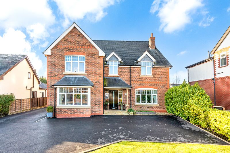 Property photo 1 of 33 Photo 3