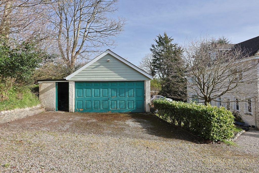 Property photo 3 of 47 4321293