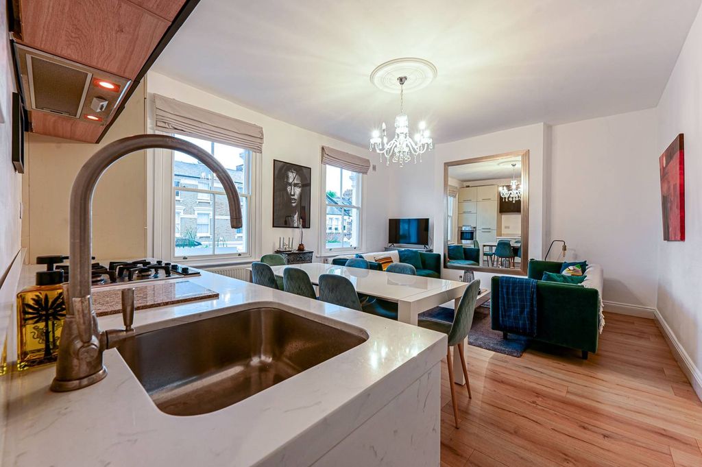 Property photo 2 of 23