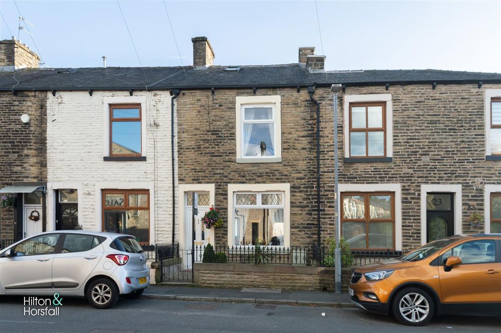Property photo 1 of 18 Lee Street