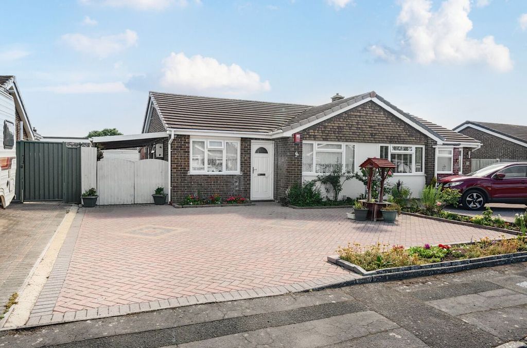 Property photo 1 of 18 132051318686Ba9d10631B
