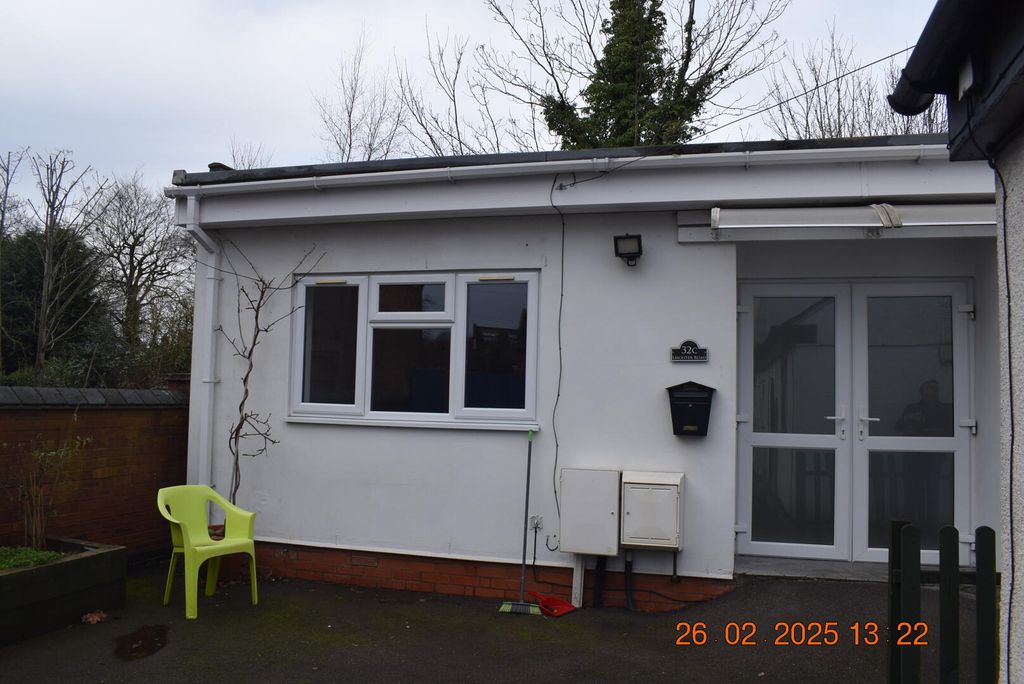 Property photo 2 of 8 Exterior