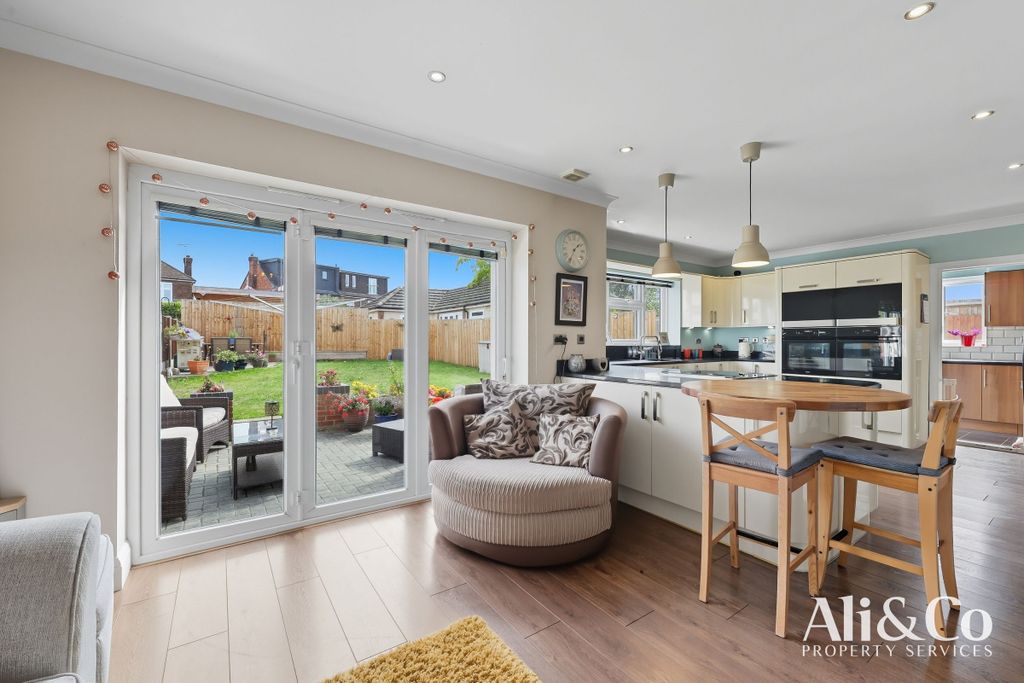 Property photo 1 of 40