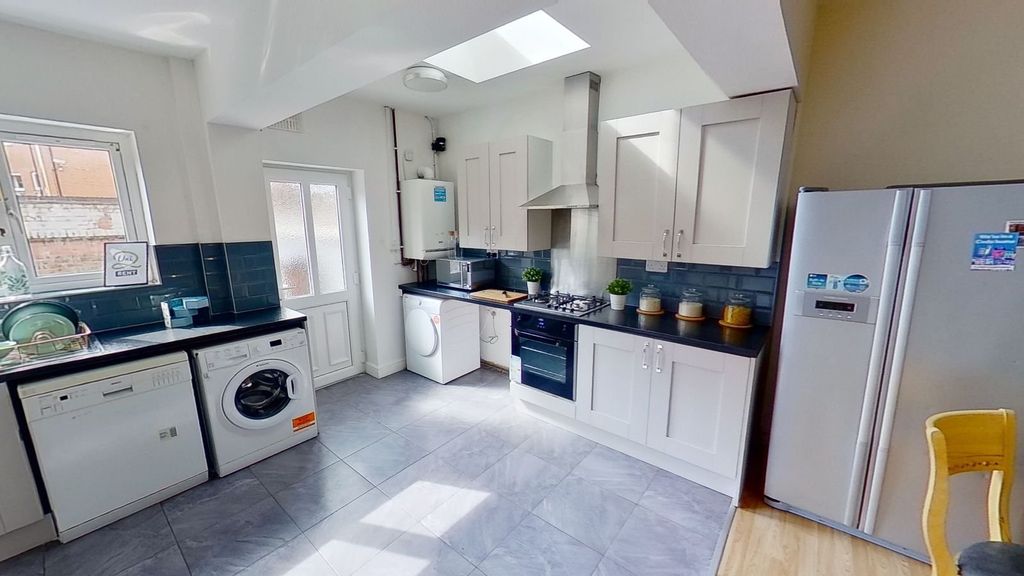 Property photo 1 of 15 Picture No. 11