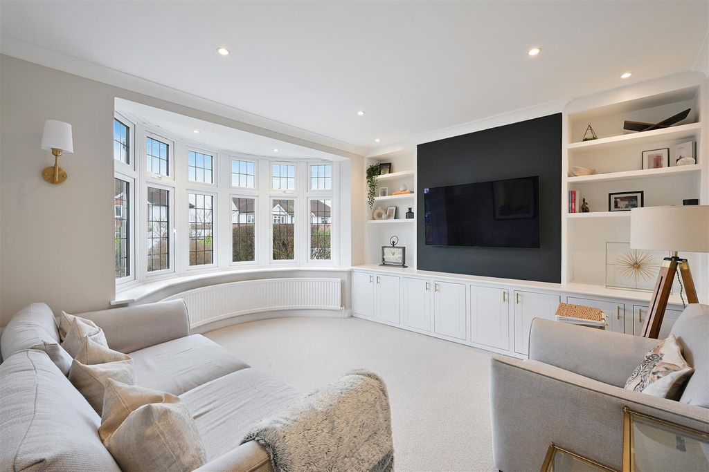 Property photo 2 of 23 Roundwood View, 6- (1).Jpg