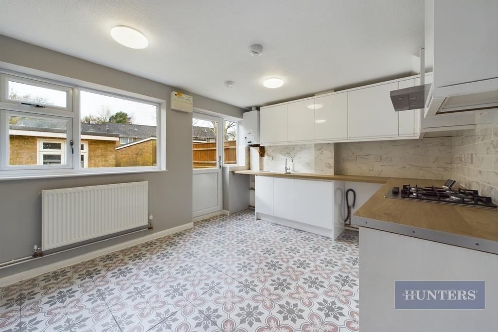 Property photo 3 of 11 Cam01635G0-Pr0141-Still016.Jpg