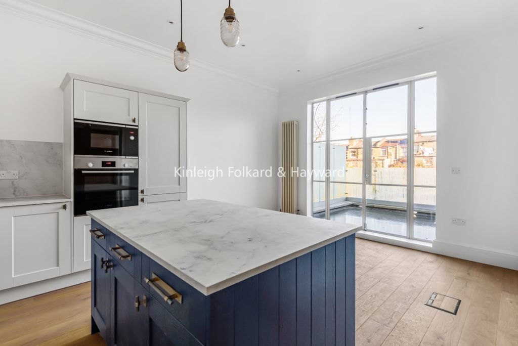 Property photo 3 of 11 d70814B8-d12d-4E9A-9