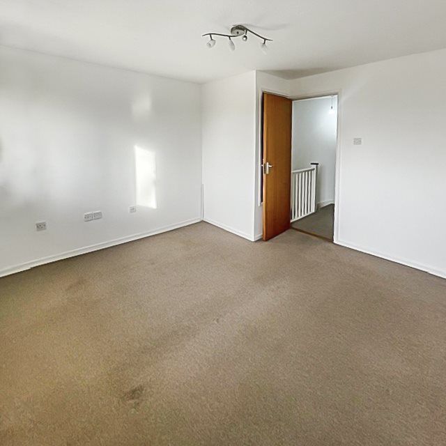 Property photo 3 of 9 8