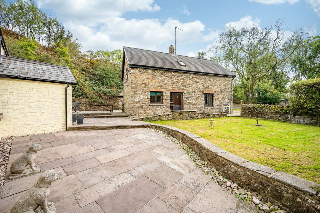 Property photo 3 of 72