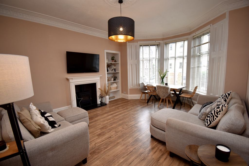 Property photo 3 of 24