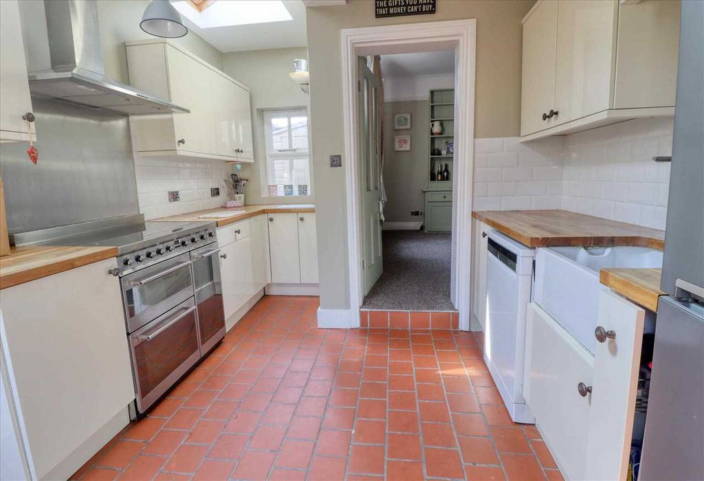 Property photo 3 of 22