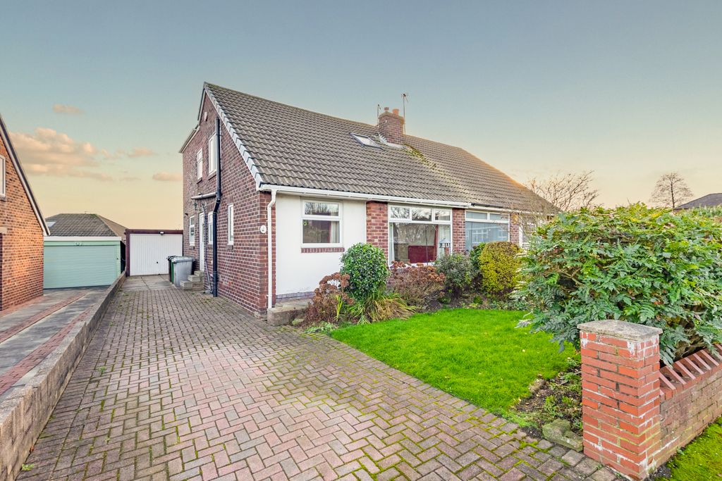 Property photo 1 of 16 3Â Bedroom Semi Detached Bungalow For Sale