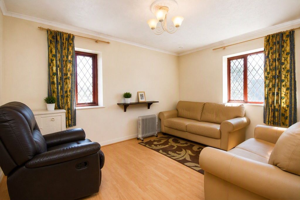 Property photo 2 of 9 Picture No. 23