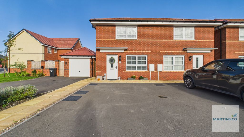 Property photo 2 of 14 Cam03663G0-Pr0204-Still017