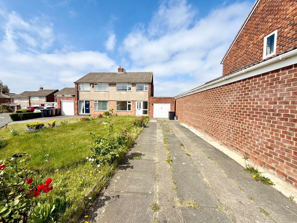 Property photo 1 of 9 External