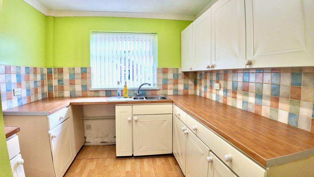 Property photo 3 of 17