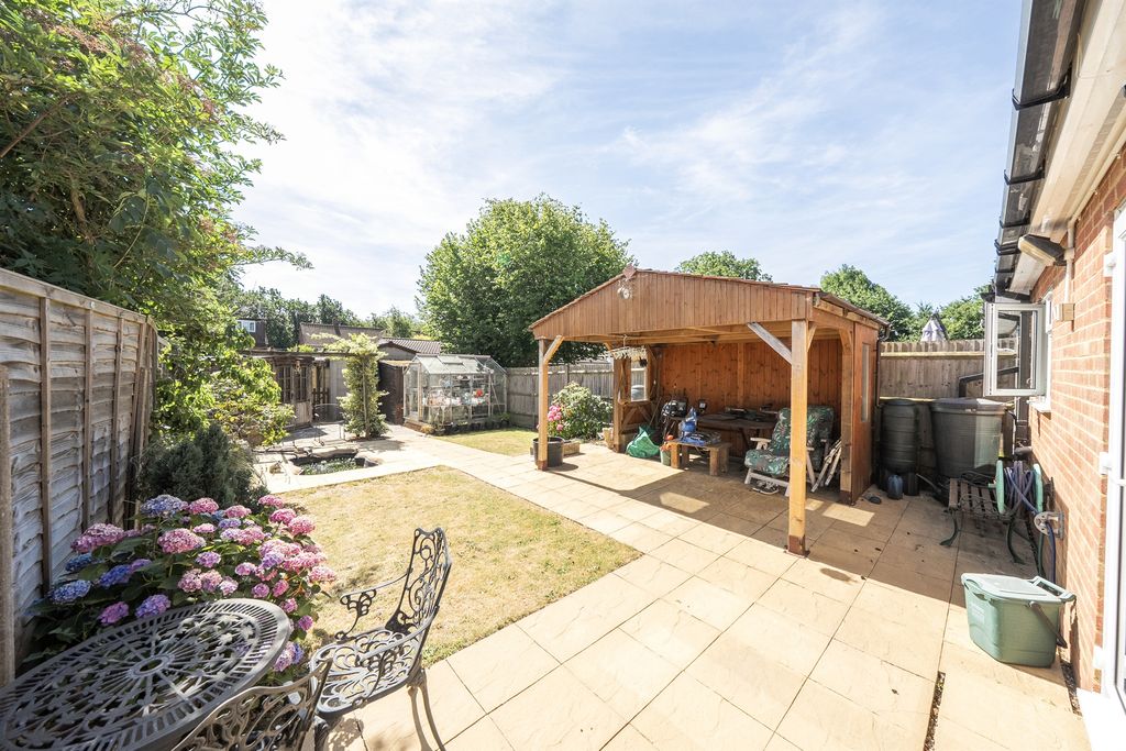 Property photo 2 of 16