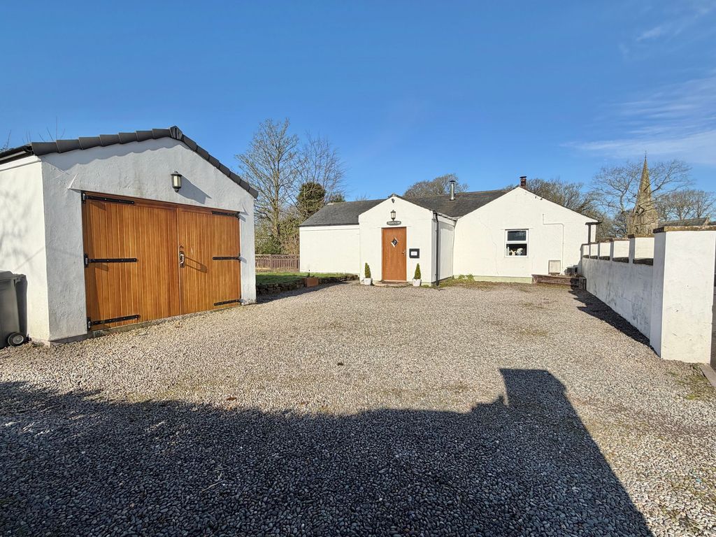 Property photo 1 of 14 Snowberry Hill