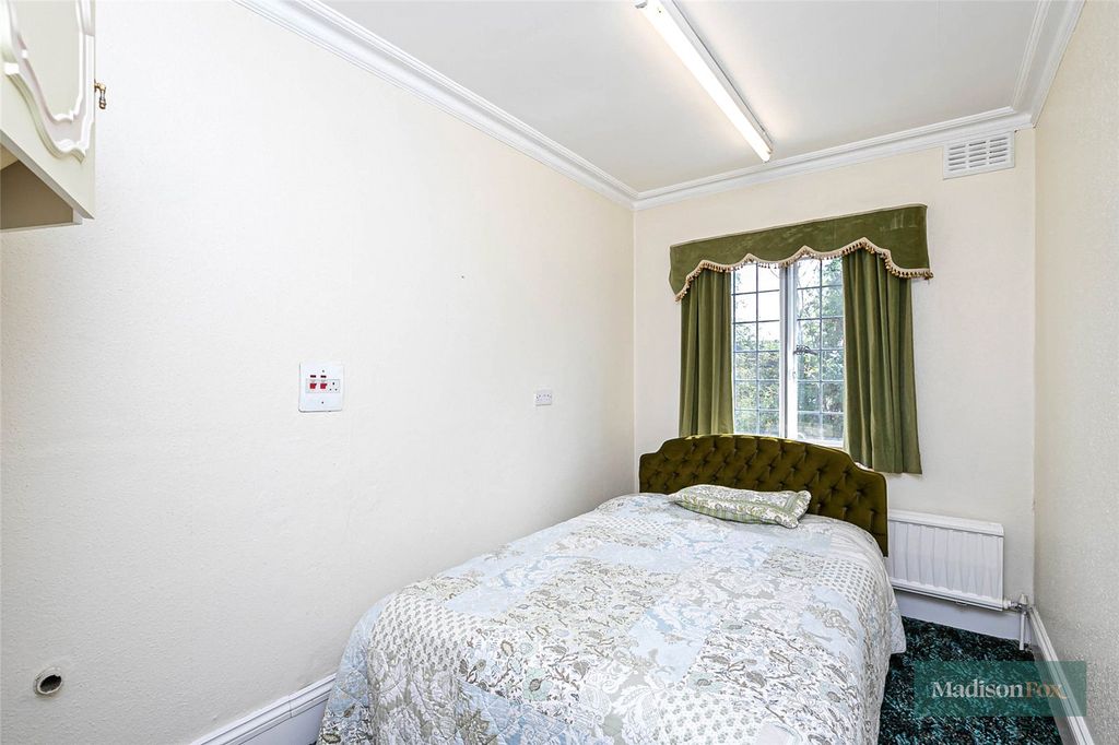 Additional image 28 of 7 bed detached house for saleAlderton Hill, Loughton, Essex IG10