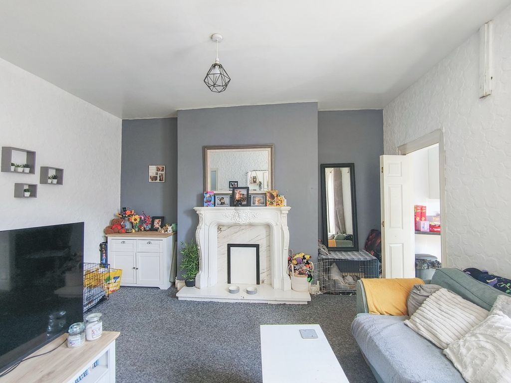 Property photo 2 of 18