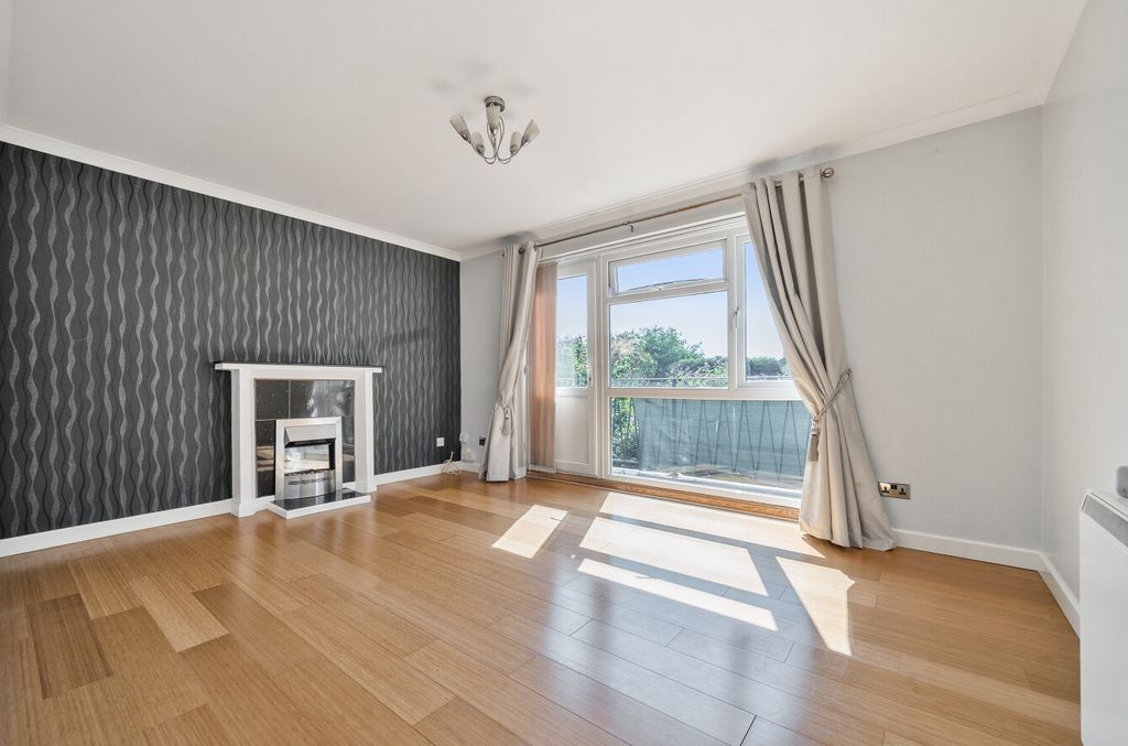 Property photo 2 of 12 1483482-17-6A3d57...