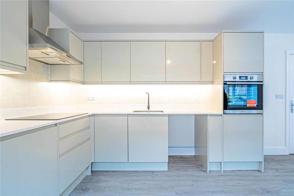 Property photo 2 of 10 Picture No. 04